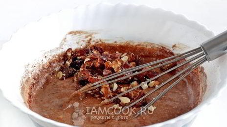 манник шоколадный с финиками и миндалем