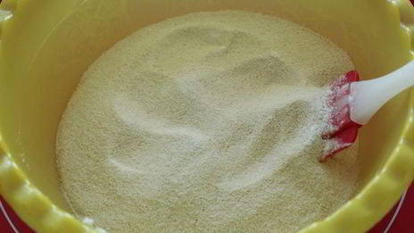 манник творожный с облепиховым соусом