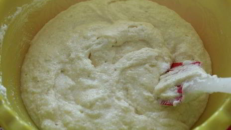 манник творожный с облепиховым соусом