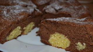 Шоколадный манник с творожными шариками