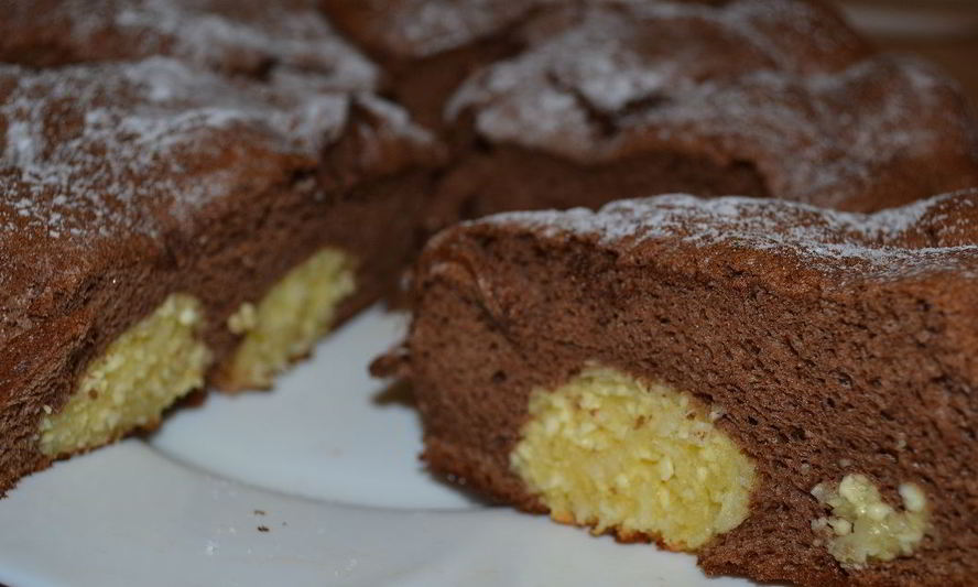 Рецепт шоколадного манника с творожными шариками