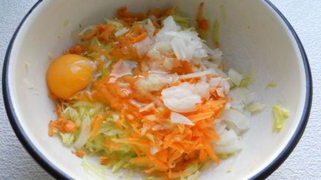 кабачковые оладьи с морковью и овсяными хлопьями