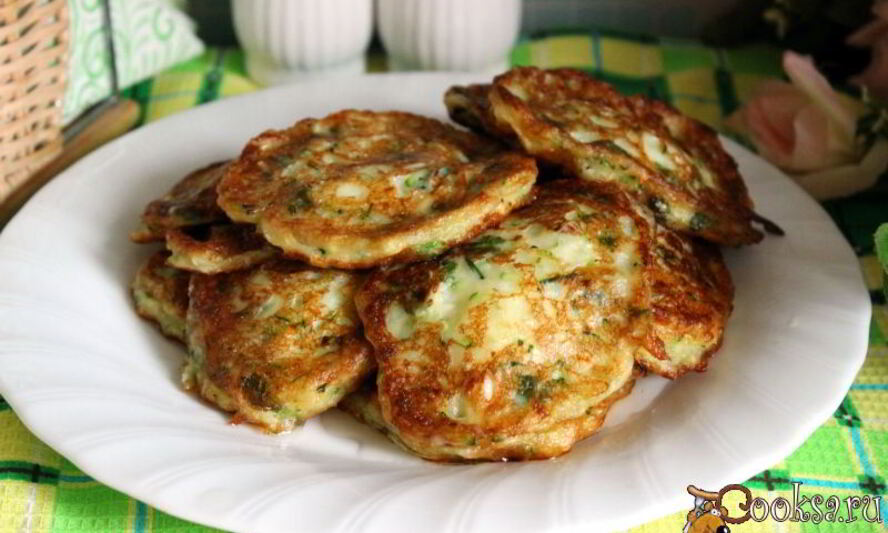 Рецепт кабачковых оладий с мягким творогом и зеленью