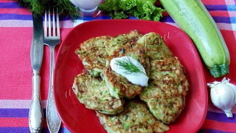 кабачковые оладьи с мясом и грибами