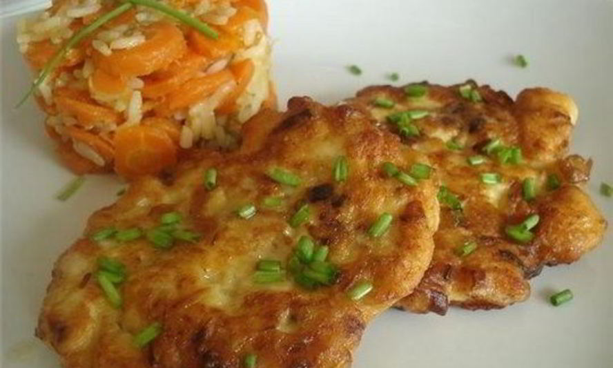 Рецепт куриных оладий с чесноком и майонезом