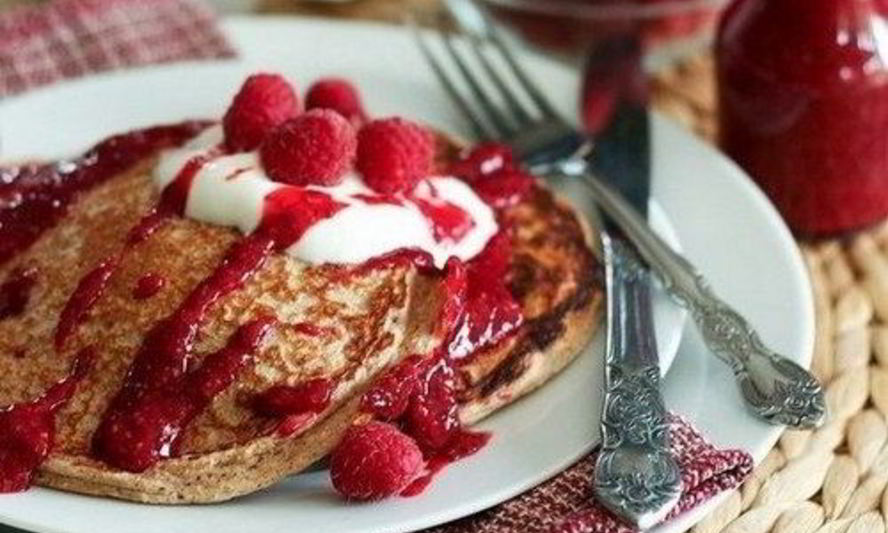 Рецепт оладушек овсяных с малиной