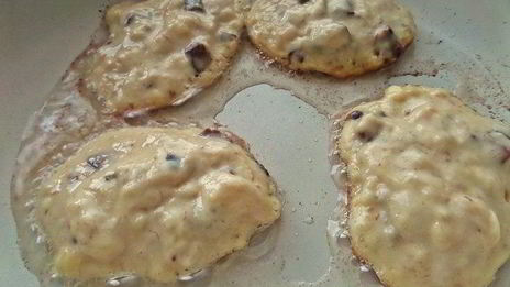 оладьи банановые с конфетами