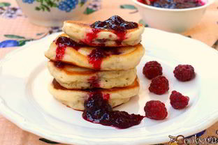 Оладьи без яиц с малиной