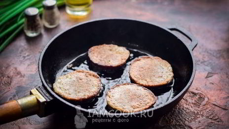 оладьи из куриной печени с овощами