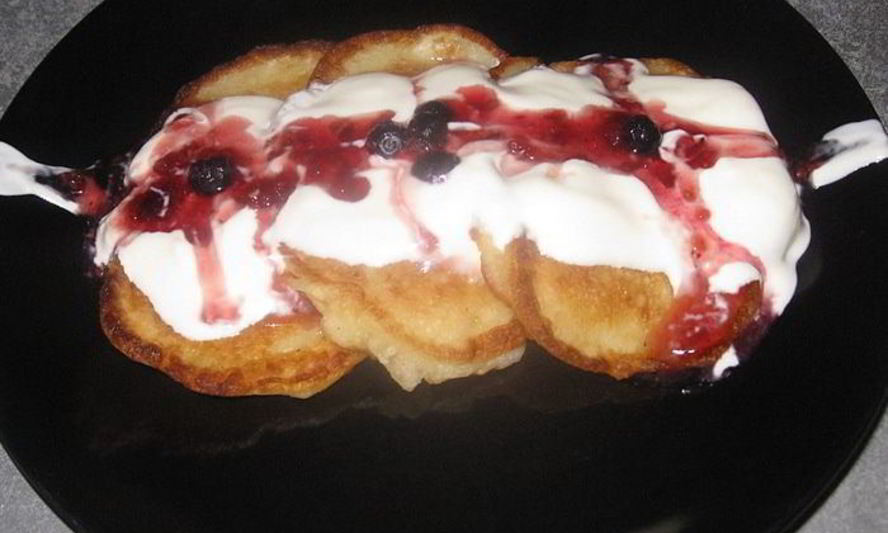 Рецепт оладий на кефире с яблоком