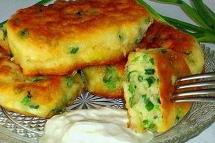 Оладьи на кефире с зеленым луком