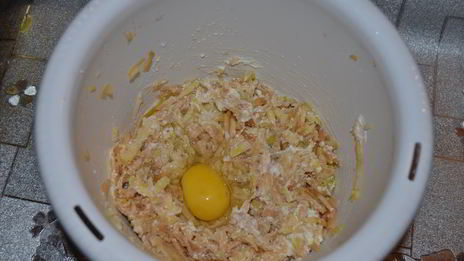 оладьи с яблоком и творогом