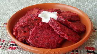 Оладьи свекольные