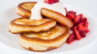 Пышные оладьи на кислом молоке