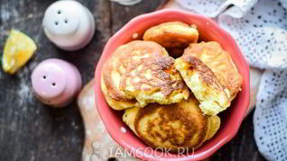 Пышные оладьи с манкой на кефире