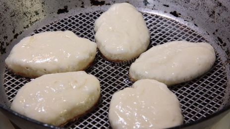 воздушные оладьи на кефире очень пышные