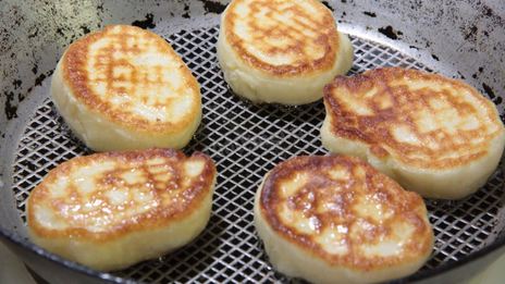 воздушные оладьи на кефире очень пышные