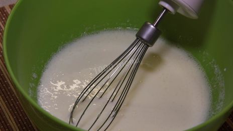 воздушные оладьи на кефире очень пышные