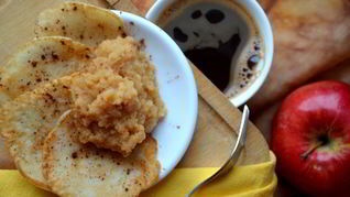 Яблочные оладьи с яблочным кремом