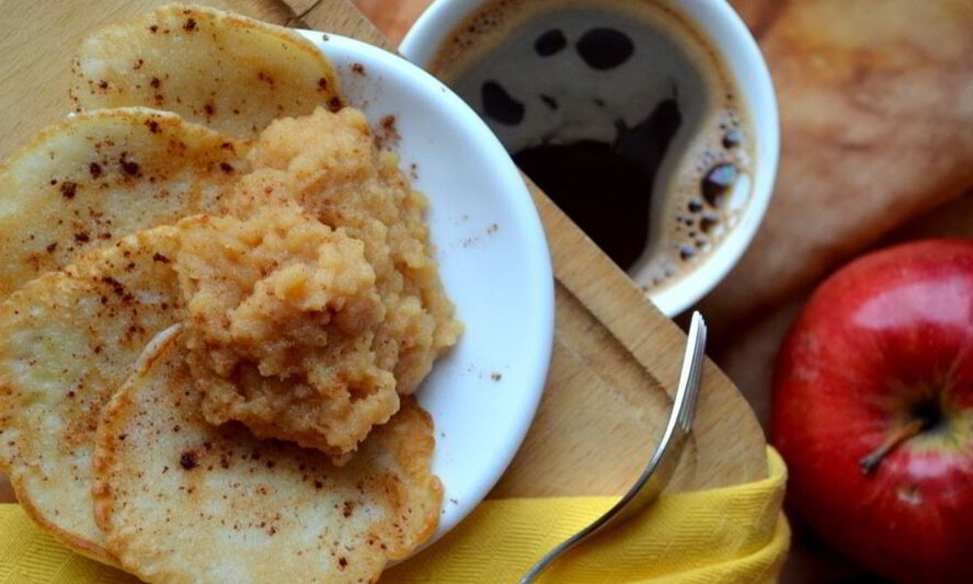 Рецепт яблочных оладий с яблочным кремом