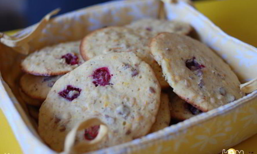 Рецепт апельсинового печенья с орехами и клюквой