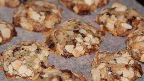 арналевское шоколадное печенье с орехами