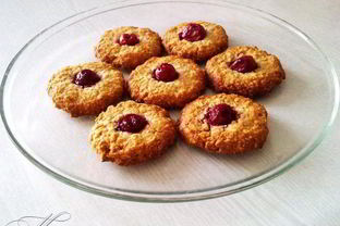 Овсяное печенье с вишней