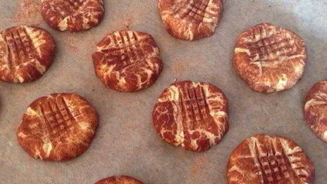 рассыпчатое печенье с корицей