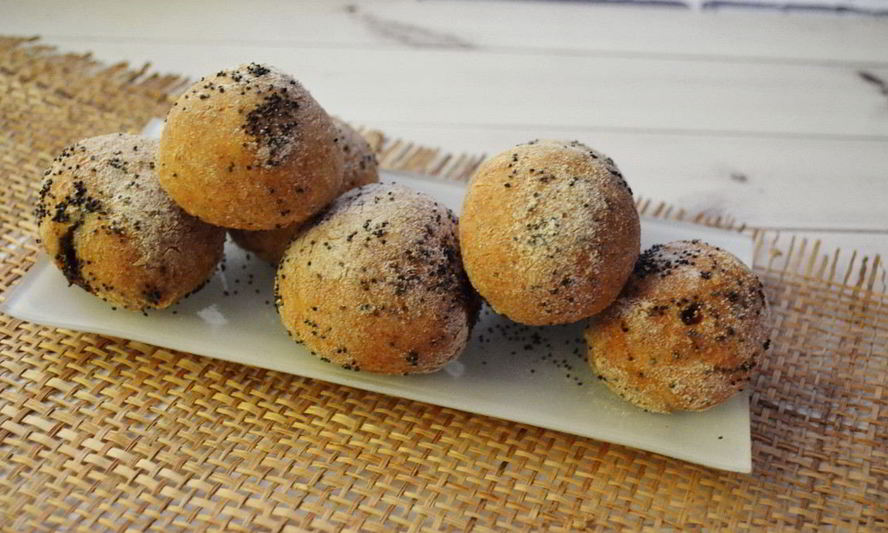 Рецепт сметанного печенья с финиками и маком