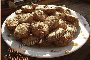 Соленое сырное печенье с кунжутом к пиву