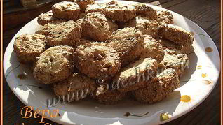 Соленое сырное печенье с кунжутом к пиву