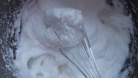 маковый пирог с карамельными яблочками