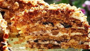 Медовый пирог с грецкими орехами