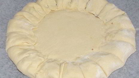 мясной пирог ромашка