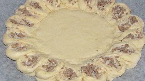мясной пирог ромашка