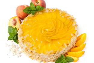 Пирог из слоеного теста с персиками