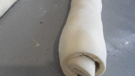 пирог-ролл с цукини и базиликом