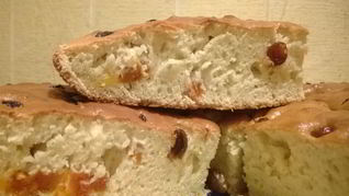 Пирог с молоком и фруктами