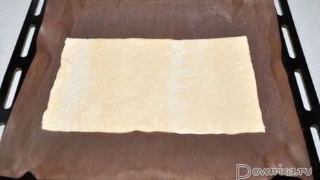 пирог с персиками из слоеного теста