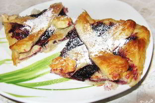 Пирог с повидлом из слоеного теста