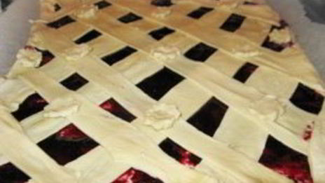 пирог с повидлом из слоеного теста