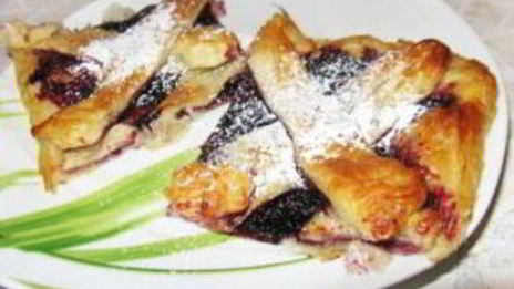 пирог с повидлом из слоеного теста