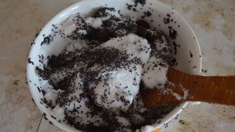 сдобный пирог с вишнями и маком