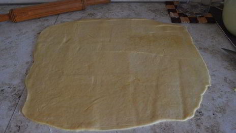 сдобный пирог с вишнями и маком