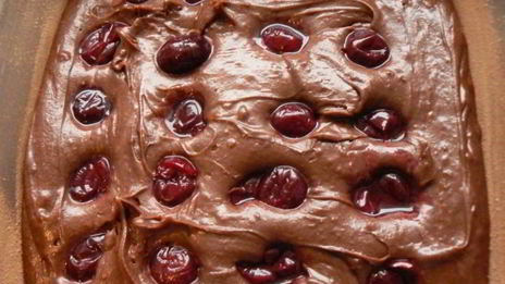 шоколадный пирог с вишней и перцем