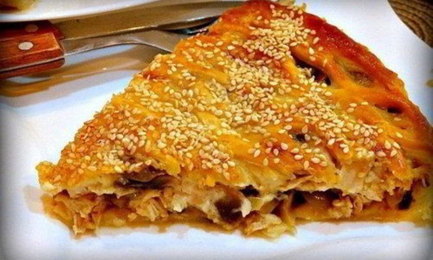Рецепт сырного пирога с курицей и грибами