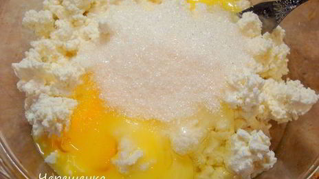 творожный пирог с персиками