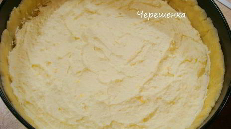 творожный пирог с персиками