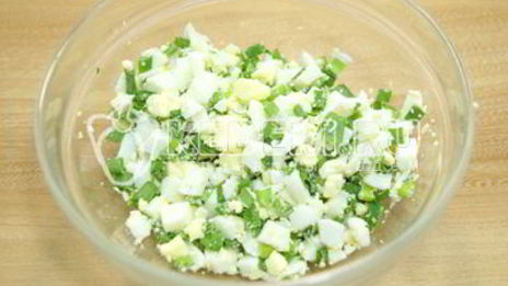 быстрые пирожки с яйцом и зеленым луком