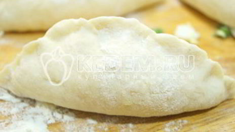 быстрые пирожки с яйцом и зеленым луком